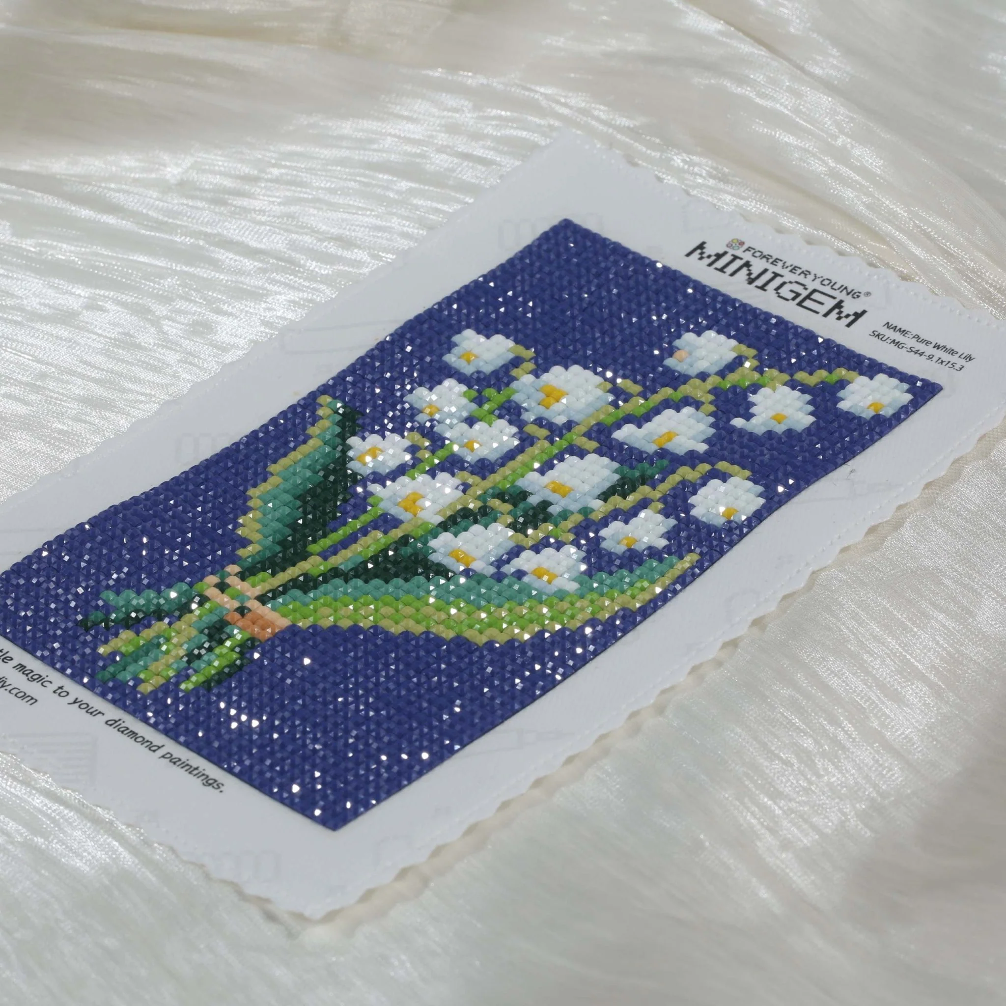Minigem® :Pure White Lily - Image 2