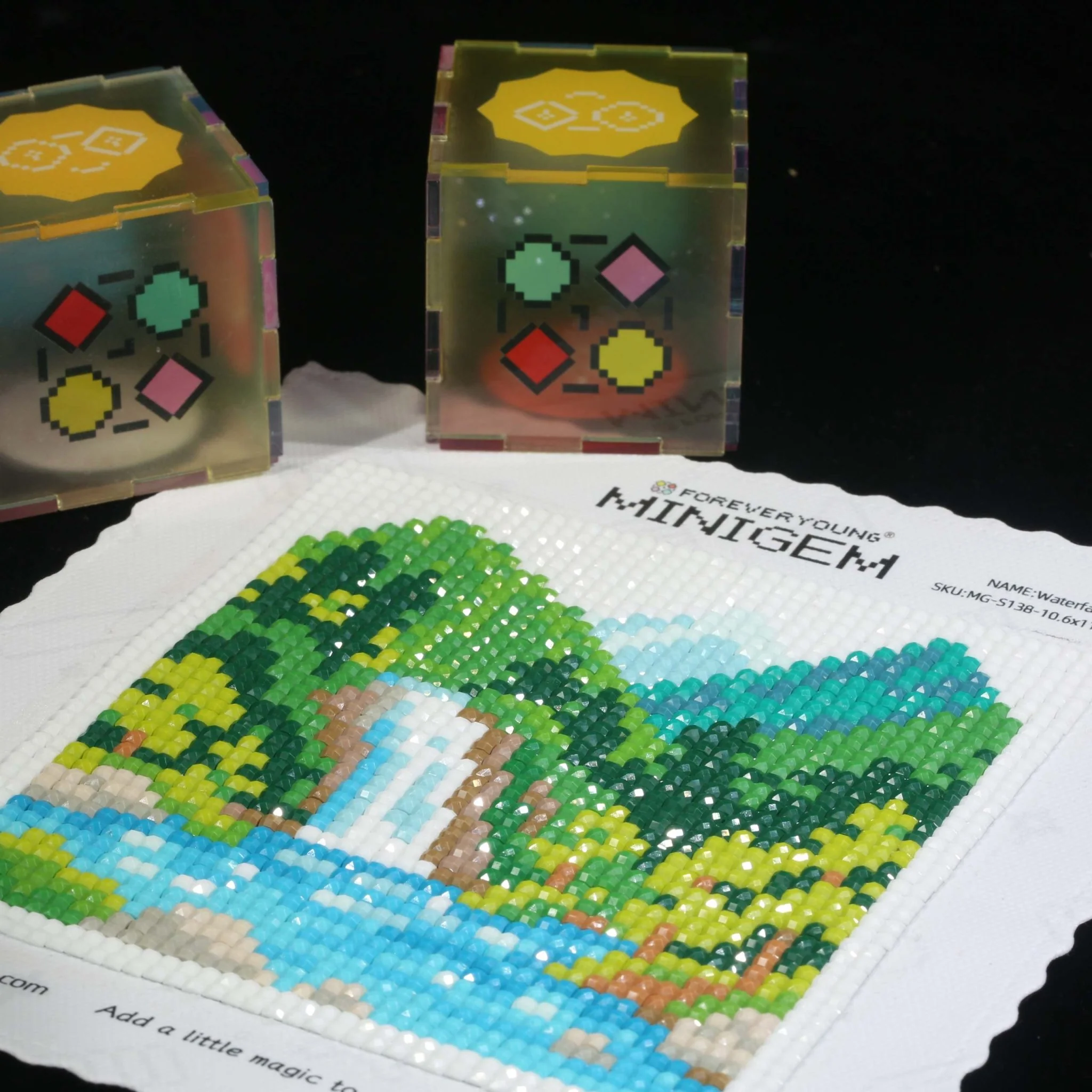 Minigem® :Waterfall View - Image 2